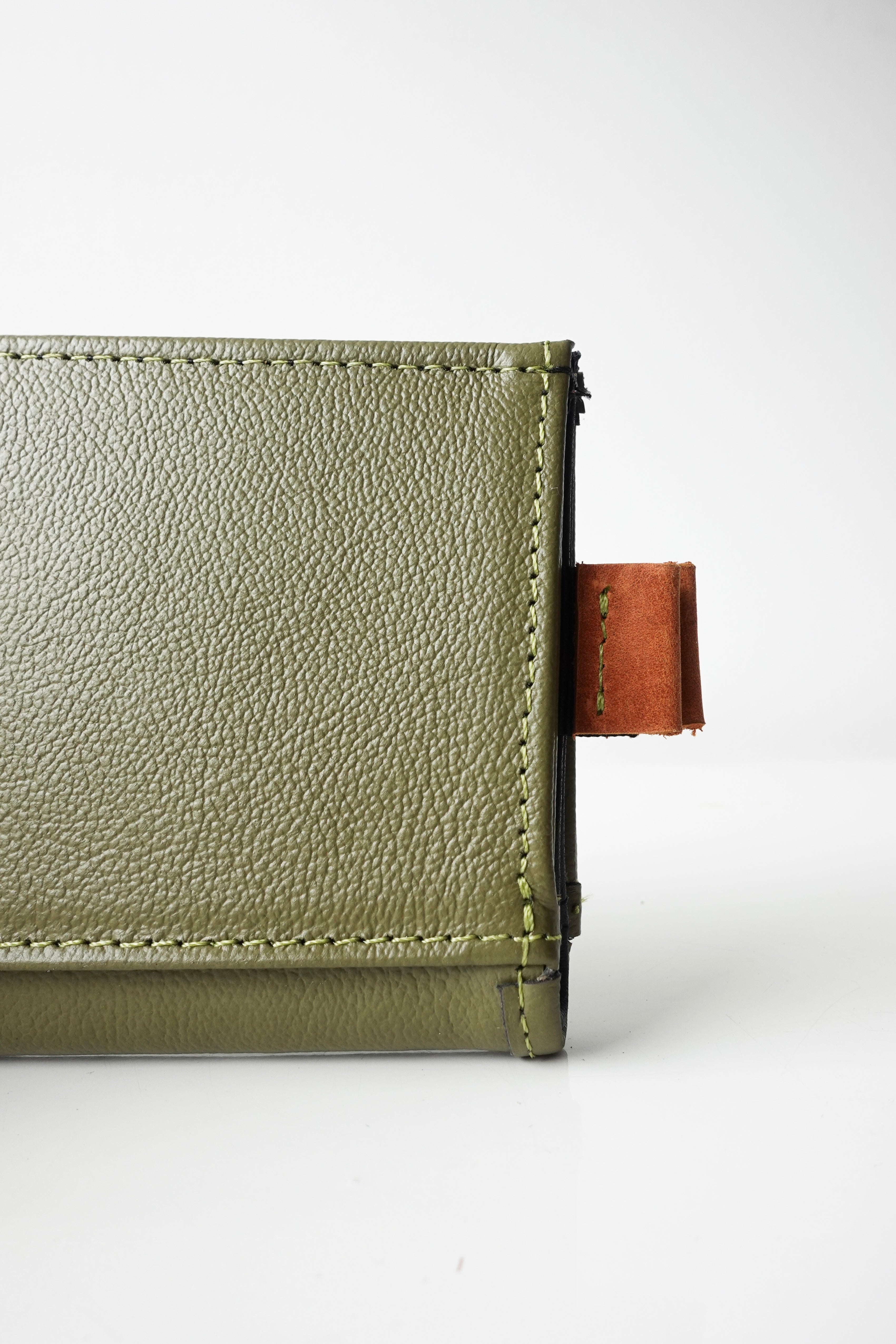 Billetera Mónaco Speciale Oliva / Negro