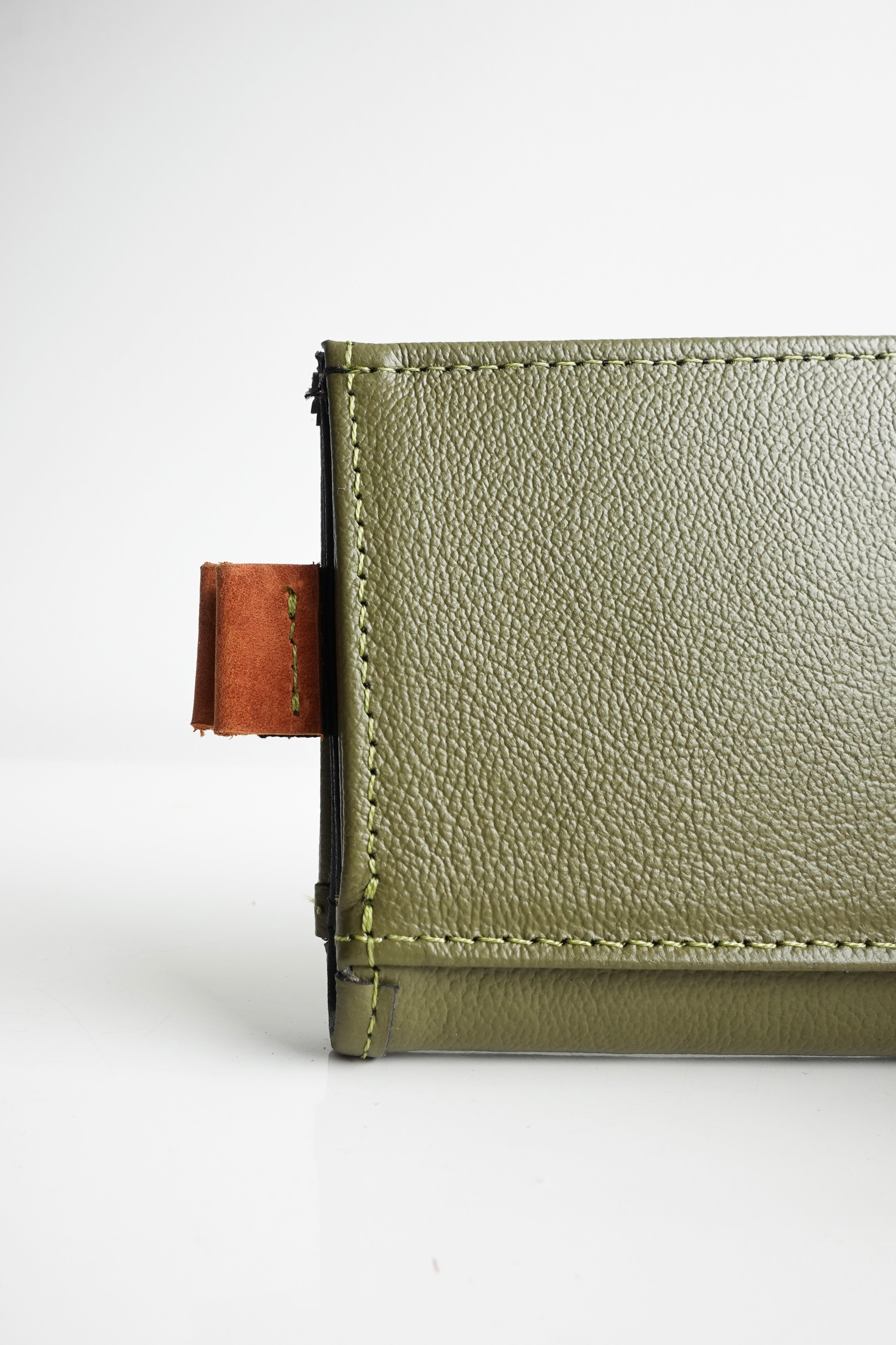 Billetera Mónaco Speciale Oliva / Negro