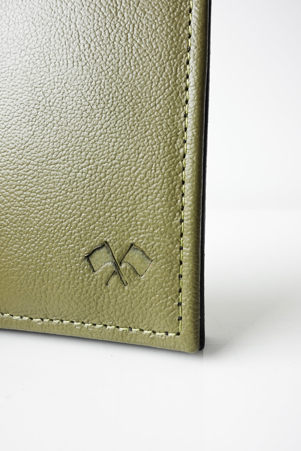 Billetera Mónaco Speciale Oliva / Negro