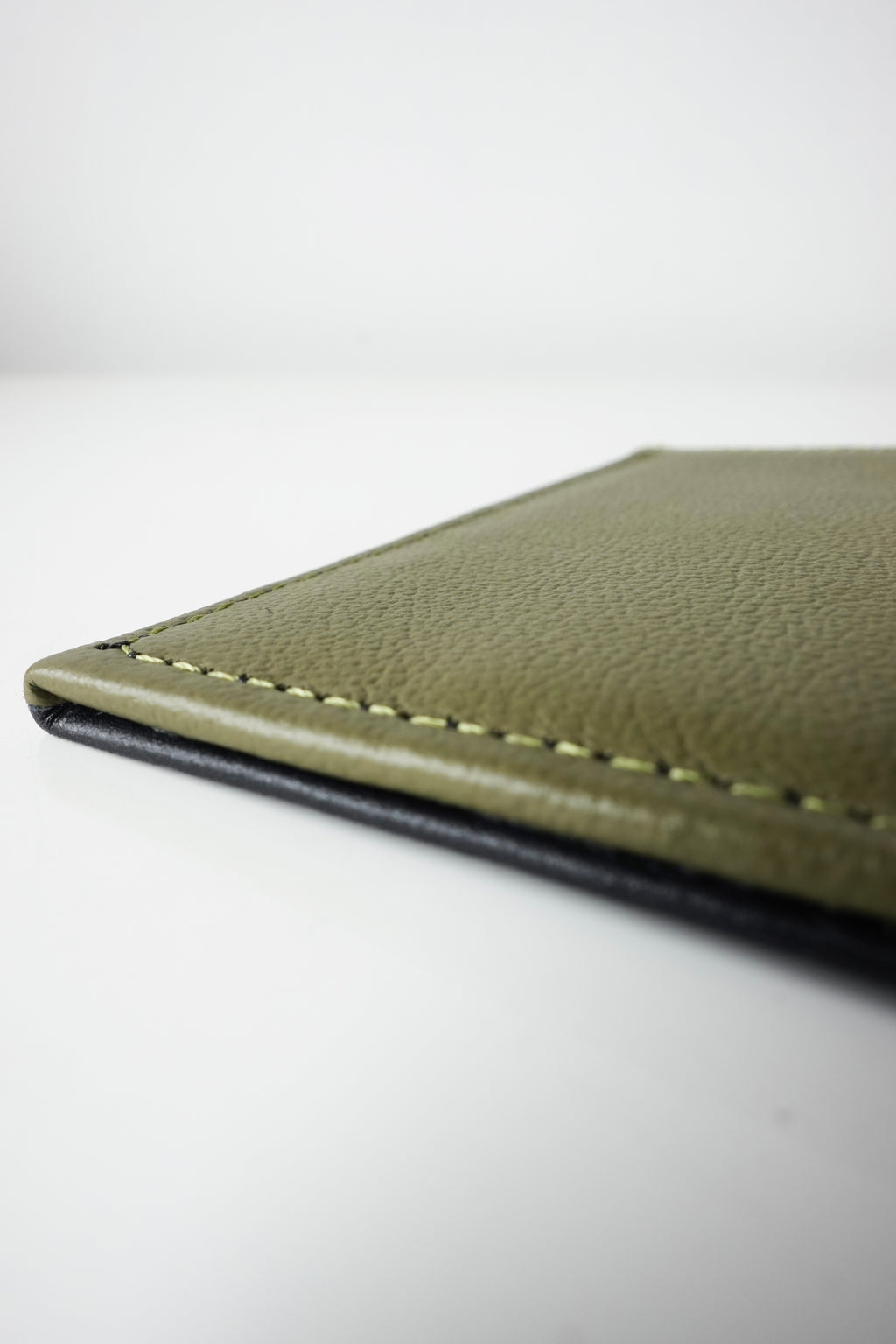 Billetera Mónaco Speciale Oliva / Negro