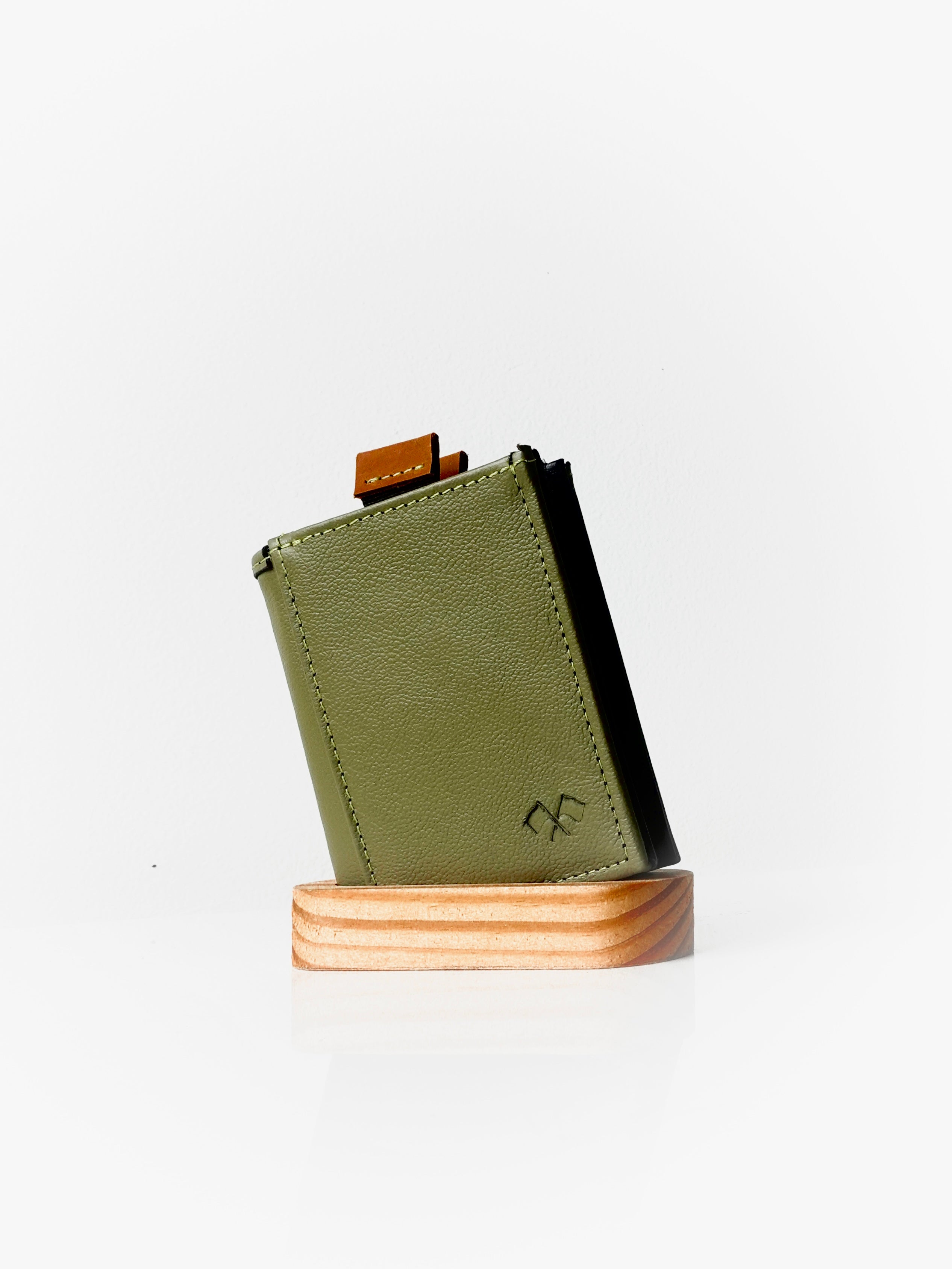 Billetera Mónaco Speciale Oliva / Negro